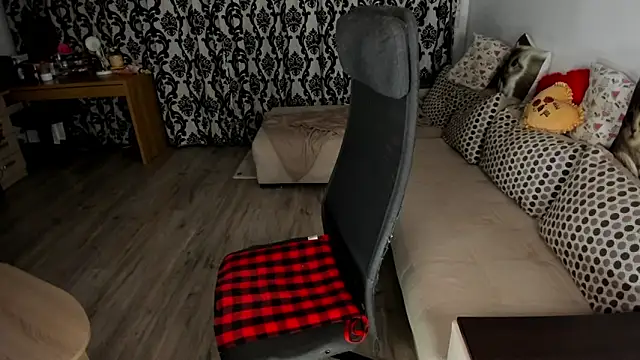 Snapshot of Charlotte_Diamonds chatting on 26, 2, 2026 Charlotte Diamonds online show from 26, 2, 2026