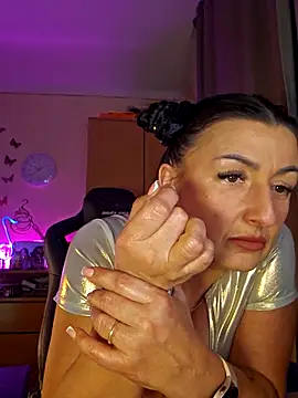 Hotangel75 online show from 31, 1, 2026