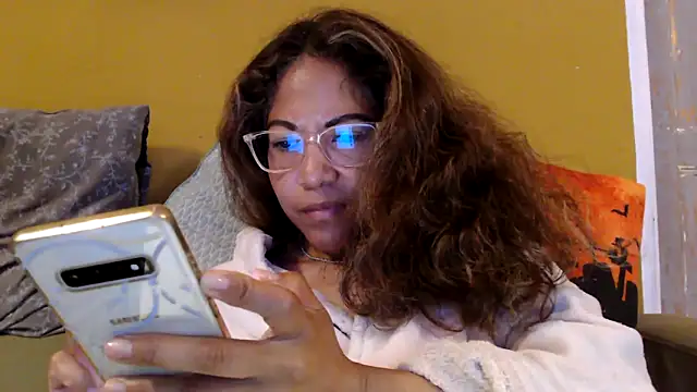 Snapshot of mila38 chatting on 14, 3, 2025 mila38 online show from 14, 3, 2025