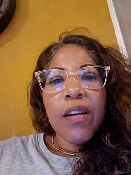 Snapshot of mila38 chatting on 25, 11, 2025 mila38 online show from 25, 11, 2025