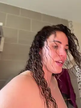 Clara-xoxo online show from 7, 3, 2026