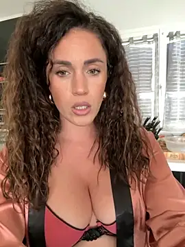 Clara-xoxo online show from 29, 11, 2025