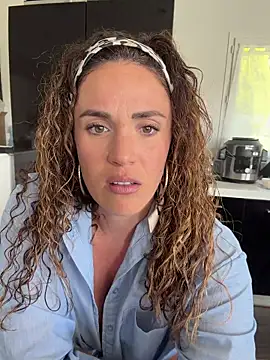 Clara-xoxo online show from 26, 3, 2026