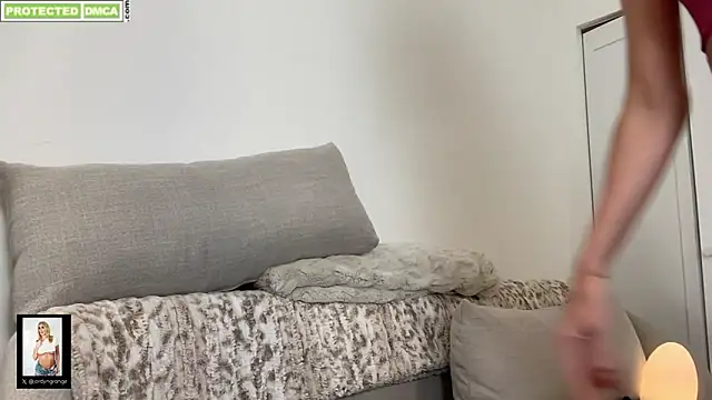 Snapshot of JordynGrange chatting on 29, 10, 2025 JordynGrange online show from 29, 10, 2025