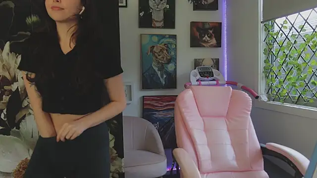 Snapshot of makiyahbelle chatting on 18, 9, 2025 makiyahbelle online show from 18, 9, 2025