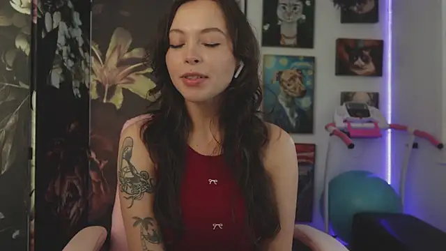 Snapshot of makiyahbelle chatting on 7, 10, 2025 makiyahbelle online show from 7, 10, 2025