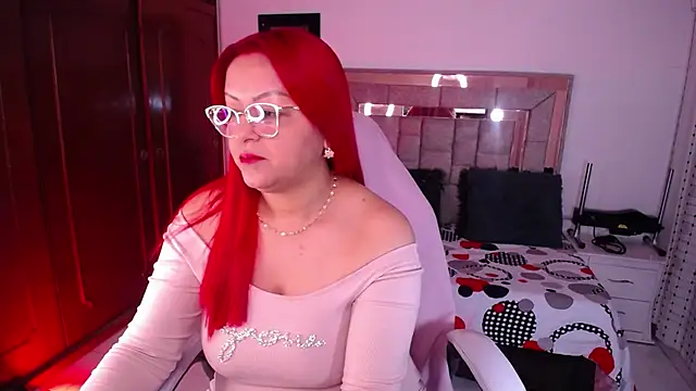 salomecastro  online show from 5, 11, 2025