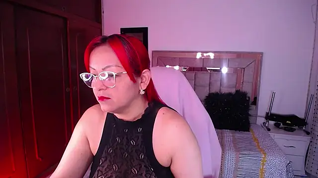 salomecastro  online show from 29, 10, 2025