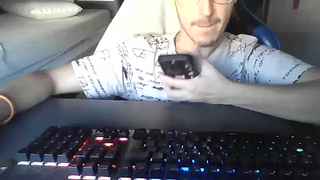 Troycm online show from 5, 10, 2025