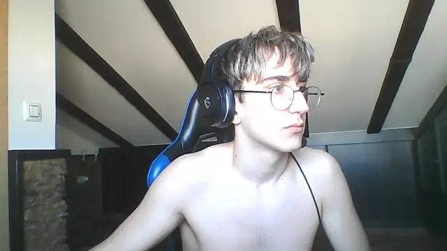 Troycm online show from 22, 4, 2026