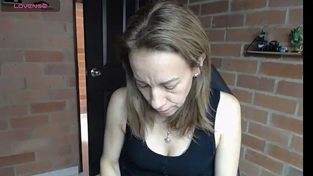 cristin doll  online show from 28, 4, 2026