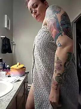 HollyTattoo online show from 8, 9, 2025