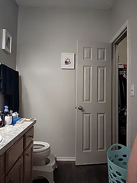 HollyTattoo online show from 6, 10, 2025