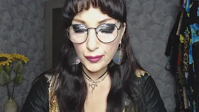 Aziza1 online show from 10, 9, 2025