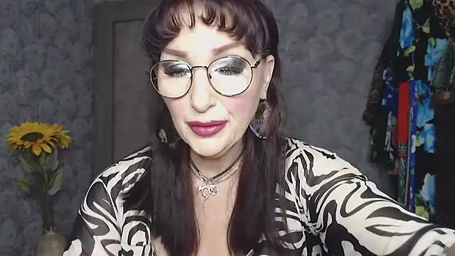 Snapshot of Aziza1 chatting on 16, 7, 2026 Aziza1 online show from 16, 7, 2026