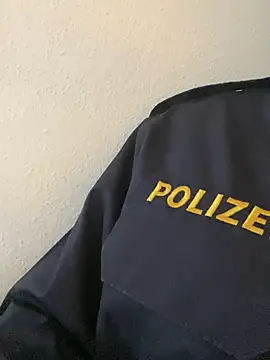 Etwas neugierig online show from 27, 2, 2025