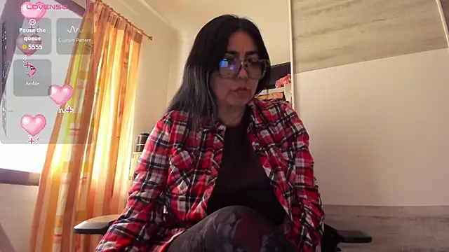 Silver Lovee online show from 31, 3, 2026