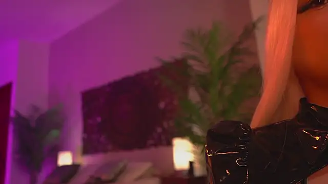 ambarEvans online show from 19, 3, 2025