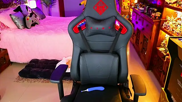 ambarEvans online show from 27, 2, 2025