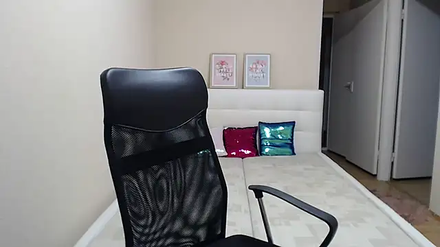 AnnaSweet18 online show from 31, 10, 2025