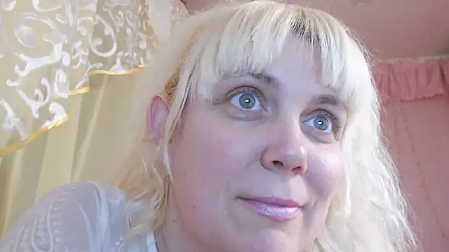 SunnySylvia online show from 7, 1, 2025