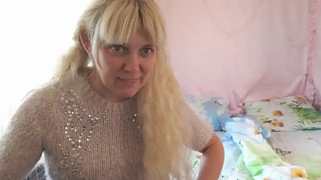 SunnySylvia online show from 22, 11, 2025