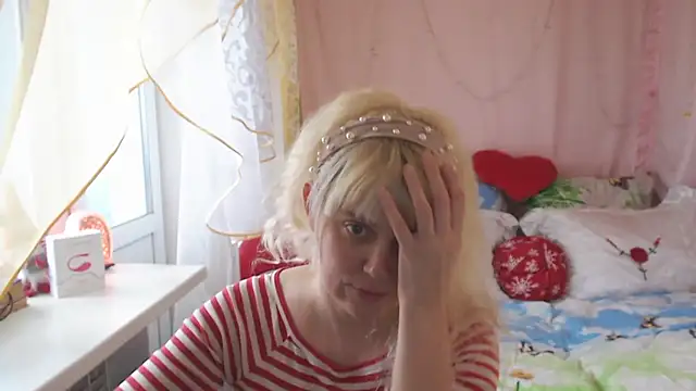 SunnySylvia online show from 2, 3, 2025