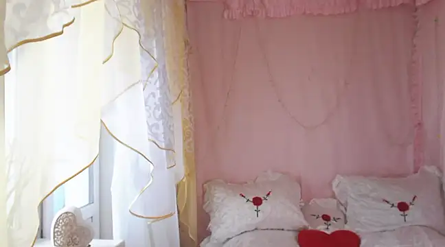 SunnySylvia online show from 18, 3, 2025