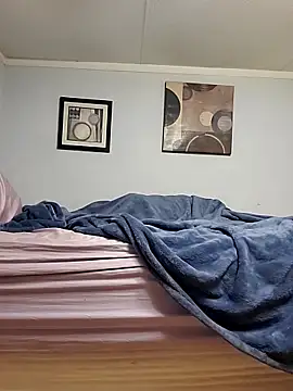 MaddyC6992 online show from 1, 3, 2025