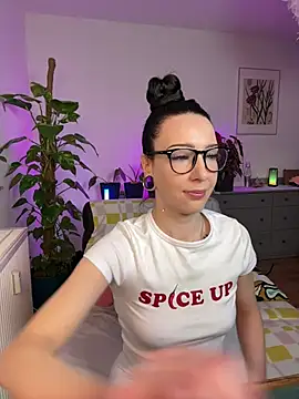 Trixie-Tainted online show from 17, 3, 2025