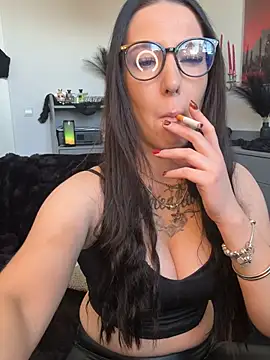 Trixie-Tainted online show from 11, 4, 2026