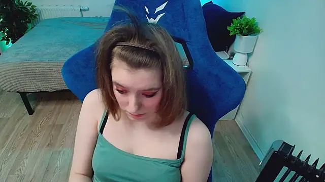 Snapshot of CranberryHot chatting on 10, 5, 2026 CranberryHot online show from 10, 5, 2026