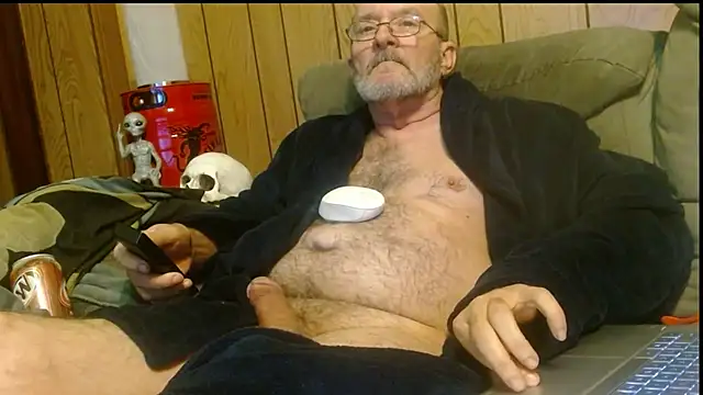 Snapshot of snickers1 chatting on 13, 10, 2025 snickers1 online show from 13, 10, 2025