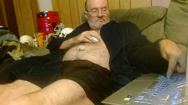 Snapshot of snickers1 chatting on 12, 10, 2025 snickers1 online show from 12, 10, 2025