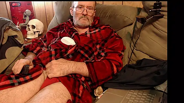 Snapshot of snickers1 chatting on 26, 10, 2025 snickers1 online show from 26, 10, 2025