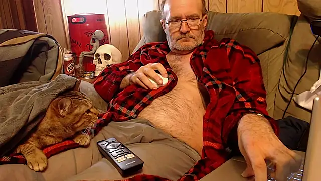 Snapshot of snickers1 chatting on 12, 11, 2025 snickers1 online show from 12, 11, 2025