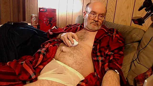 Snapshot of snickers1 chatting on 18, 12, 2025 snickers1 online show from 18, 12, 2025