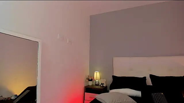 NataliaBuiles online show from 7, 5, 2026
