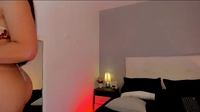 NataliaBuiles online show from 8, 5, 2026