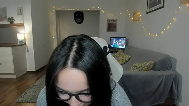 Tiffany Flynn online show from 31, 1, 2025