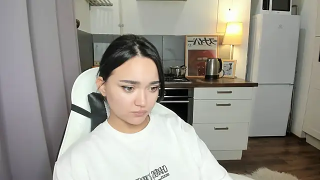 Tiffany Flynn online show from 10, 1, 2025