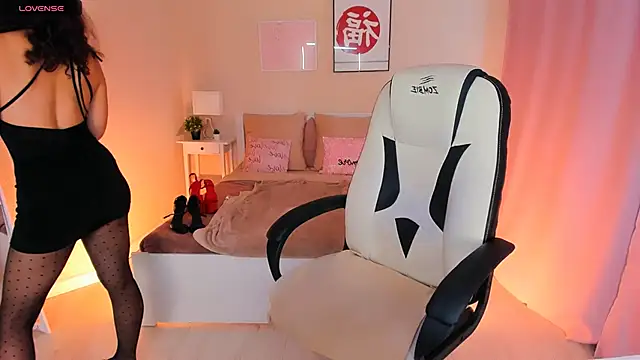 HelenaRegal online show from 14, 9, 2025