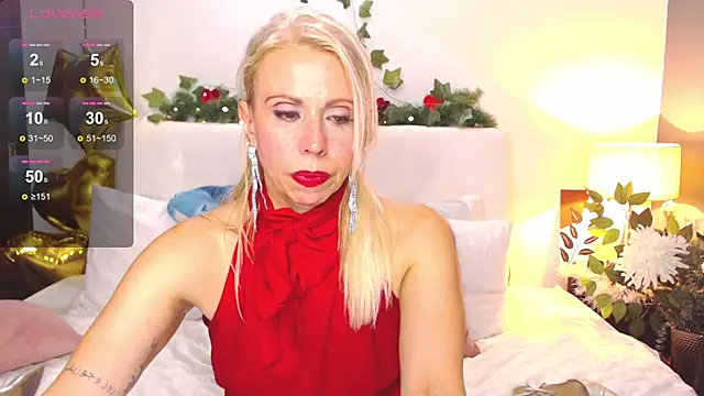 Luci evans online show from 7, 3, 2025