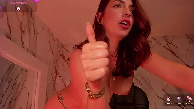 Snapshot of DannieSmith1 chatting on 11, 3, 2025 DannieSmith1 online show from 11, 3, 2025