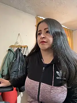 latinfemale online show from 14, 2, 2026