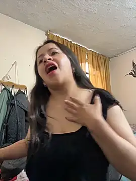 latinfemale online show from 13, 4, 2026