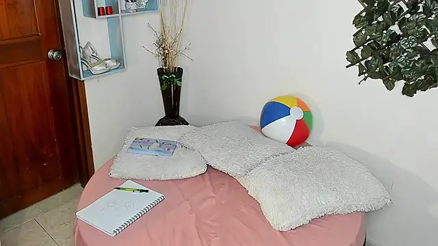 DestinyHills online show from 8, 4, 2026