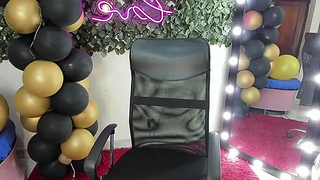 DestinyHills online show from 11, 5, 2026