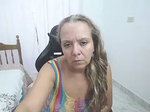 Snapshot of yeslluisa chatting on 21, 4, 2026 yeslluisa online show from 21, 4, 2026