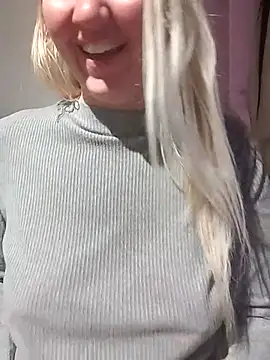 Snapshot of Mllesha74000 chatting on 5, 2, 2026 Mllesha74000 online show from 5, 2, 2026